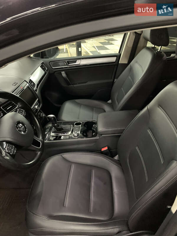 Внедорожник / Кроссовер Volkswagen Touareg 2017 в Киеве