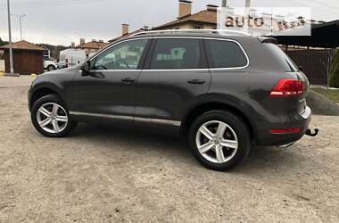 Внедорожник / Кроссовер Volkswagen Touareg 2012 в Киеве