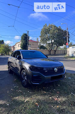 Позашляховик / Кросовер Volkswagen Touareg 2018 в Одесі