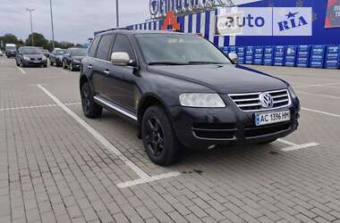 Внедорожник / Кроссовер Volkswagen Touareg 2005 в Нововолынске