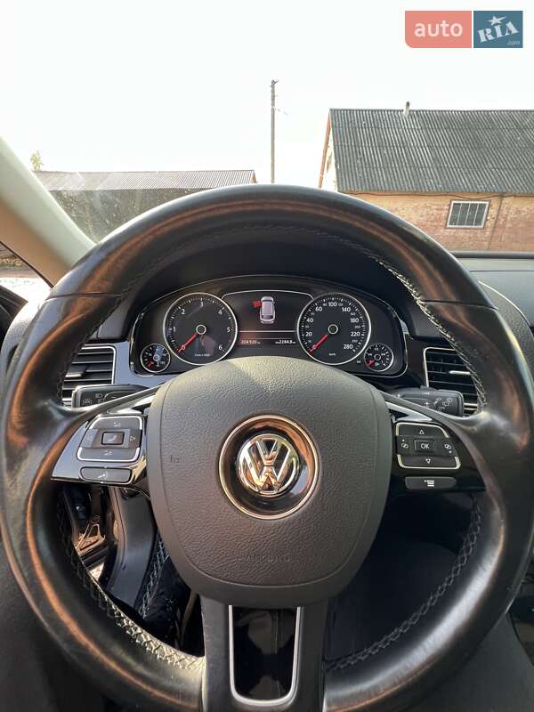 Позашляховик / Кросовер Volkswagen Touareg 2016 в Овручі фото 23 Позашляховик / Кросовер Volkswagen Touareg 2016 в Овручі