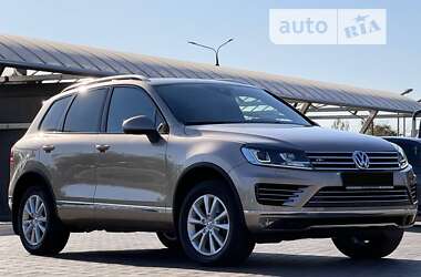 Внедорожник / Кроссовер Volkswagen Touareg 2015 в Запорожье