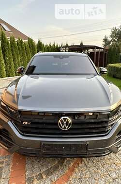 Позашляховик / Кросовер Volkswagen Touareg 2021 в Києві