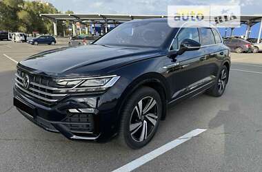 Позашляховик / Кросовер Volkswagen Touareg 2021 в Києві