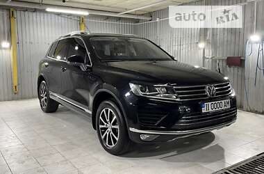 Позашляховик / Кросовер Volkswagen Touareg 2016 в Києві