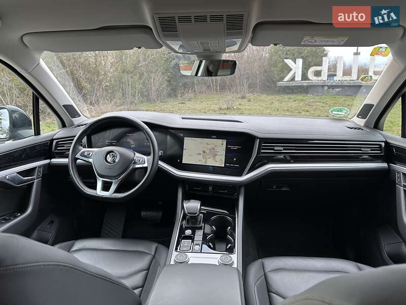 Внедорожник / Кроссовер Volkswagen Touareg 2018 в Луцке