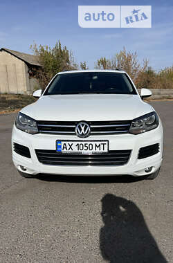 Внедорожник / Кроссовер Volkswagen Touareg 2012 в Харькове