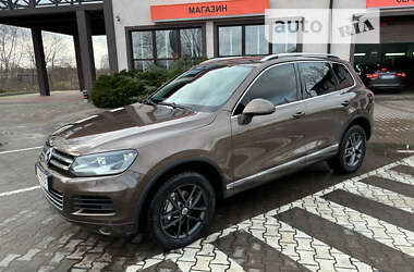 Позашляховик / Кросовер Volkswagen Touareg 2012 в Києві