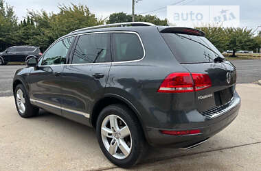 Позашляховик / Кросовер Volkswagen Touareg 2013 в 
