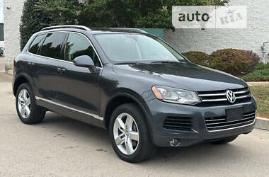 Позашляховик / Кросовер Volkswagen Touareg 2013 в 