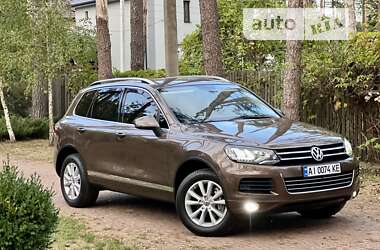 Внедорожник / Кроссовер Volkswagen Touareg 2014 в Киеве