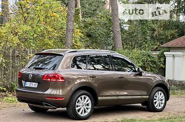 Внедорожник / Кроссовер Volkswagen Touareg 2014 в Киеве