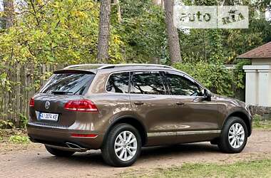 Внедорожник / Кроссовер Volkswagen Touareg 2014 в Киеве