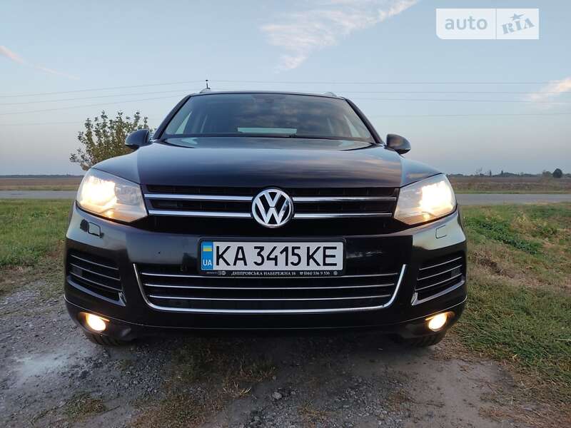 Внедорожник / Кроссовер Volkswagen Touareg 2012 в Березане