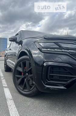 Позашляховик / Кросовер Volkswagen Touareg 2021 в Києві