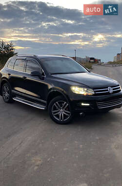 Позашляховик / Кросовер Volkswagen Touareg 2011 в Рівному