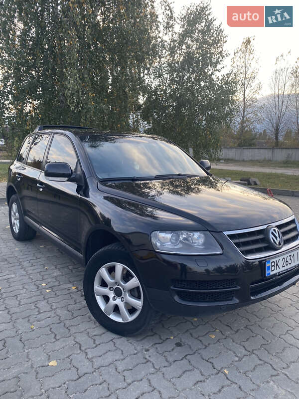 Внедорожник / Кроссовер Volkswagen Touareg 2006 в Вараше