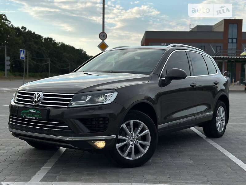 Внедорожник / Кроссовер Volkswagen Touareg 2016 в Киеве