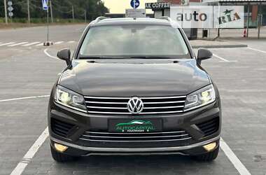 Внедорожник / Кроссовер Volkswagen Touareg 2016 в Киеве