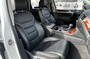 Внедорожник / Кроссовер Volkswagen Touareg 2013 в Харькове