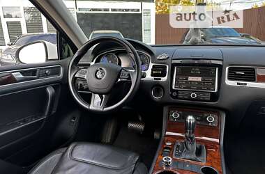 Внедорожник / Кроссовер Volkswagen Touareg 2013 в Харькове