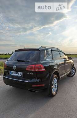 Внедорожник / Кроссовер Volkswagen Touareg 2011 в Нежине