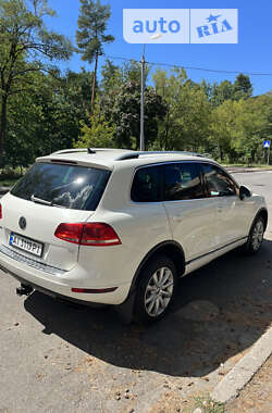 Позашляховик / Кросовер Volkswagen Touareg 2011 в Києві