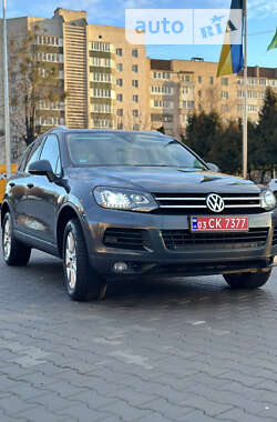 Внедорожник / Кроссовер Volkswagen Touareg 2013 в Луцке