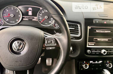 Внедорожник / Кроссовер Volkswagen Touareg 2013 в Львове