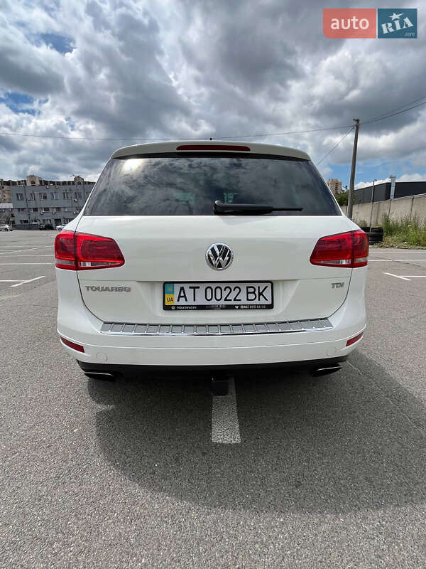 Внедорожник / Кроссовер Volkswagen Touareg 2011 в Киеве