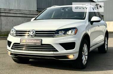 Позашляховик / Кросовер Volkswagen Touareg 2015 в Києві