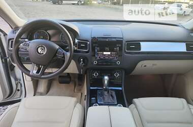 Позашляховик / Кросовер Volkswagen Touareg 2011 в Києві