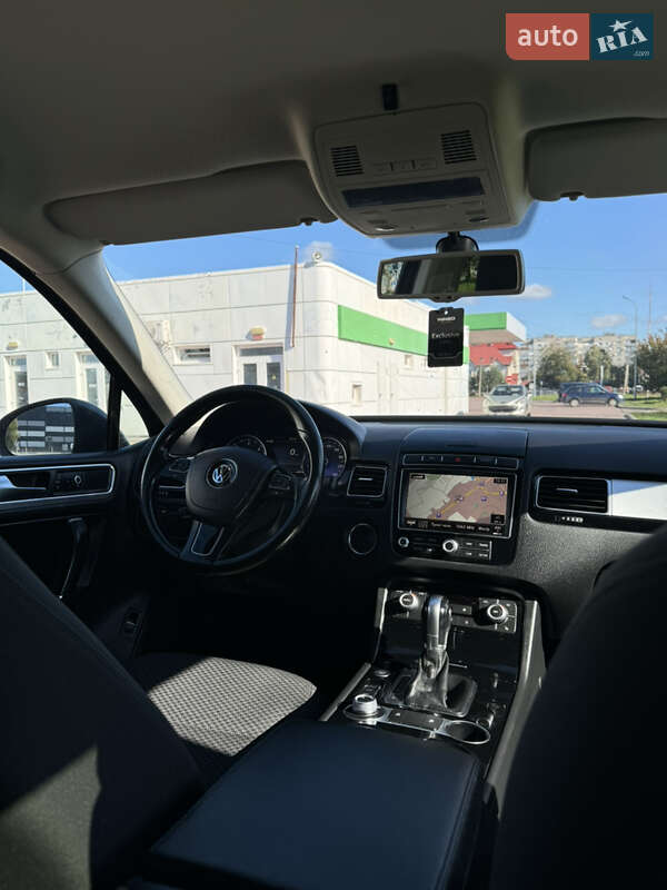 Позашляховик / Кросовер Volkswagen Touareg 2015 в Калуші фото 12 Позашляховик / Кросовер Volkswagen Touareg 2015 в Калуші