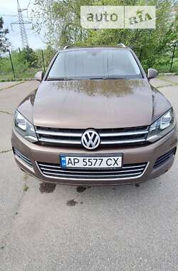 Позашляховик / Кросовер Volkswagen Touareg 2013 в Запоріжжі