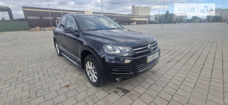 Позашляховик / Кросовер Volkswagen Touareg 2011 в Черкасах