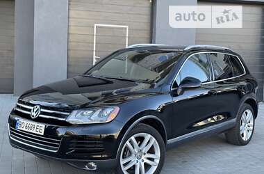 Внедорожник / Кроссовер Volkswagen Touareg 2014 в Тернополе