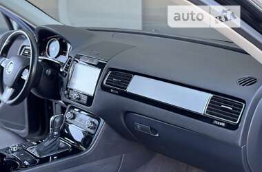 Внедорожник / Кроссовер Volkswagen Touareg 2014 в Тернополе