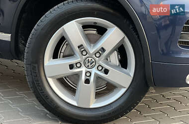 Внедорожник / Кроссовер Volkswagen Touareg 2011 в Тернополе