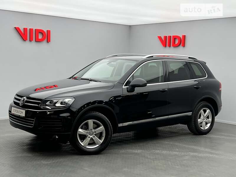 Внедорожник / Кроссовер Volkswagen Touareg 2013 в Киеве