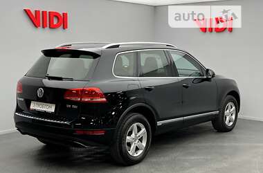 Внедорожник / Кроссовер Volkswagen Touareg 2013 в Киеве