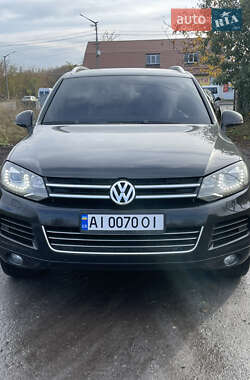 Позашляховик / Кросовер Volkswagen Touareg 2011 в Києві