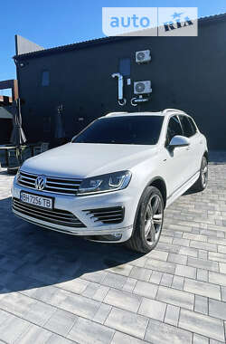 Внедорожник / Кроссовер Volkswagen Touareg 2016 в Одессе