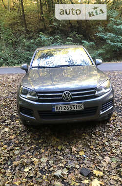 Внедорожник / Кроссовер Volkswagen Touareg 2012 в Киеве