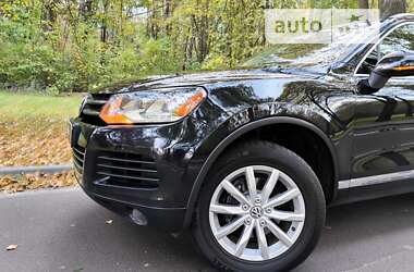 Внедорожник / Кроссовер Volkswagen Touareg 2010 в Киеве