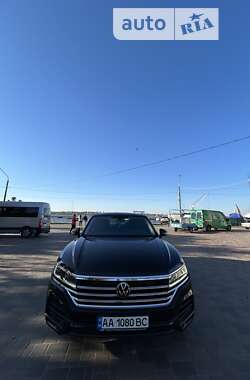 Внедорожник / Кроссовер Volkswagen Touareg 2020 в Николаеве