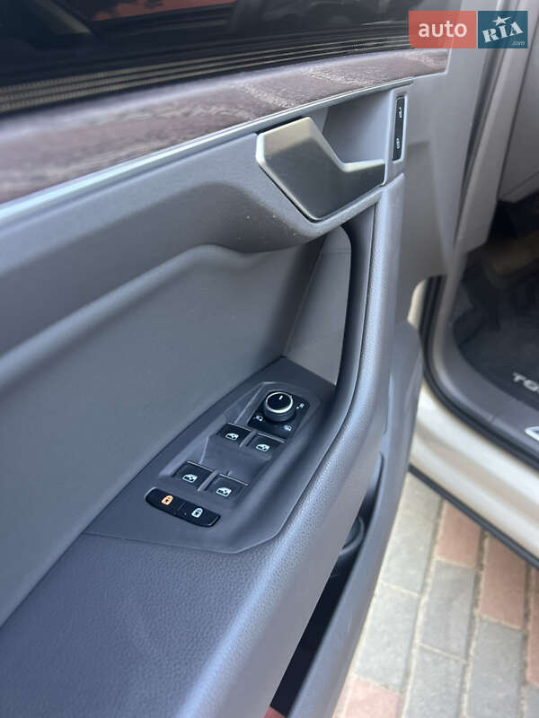 Позашляховик / Кросовер Volkswagen Touareg 2021 в Львові