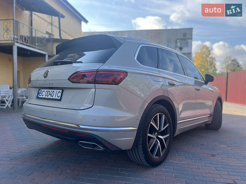 Позашляховик / Кросовер Volkswagen Touareg 2021 в Львові