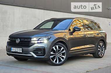 Позашляховик / Кросовер Volkswagen Touareg 2020 в Києві