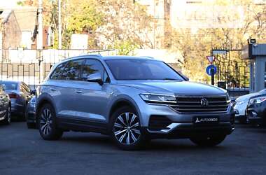 Позашляховик / Кросовер Volkswagen Touareg 2019 в Києві