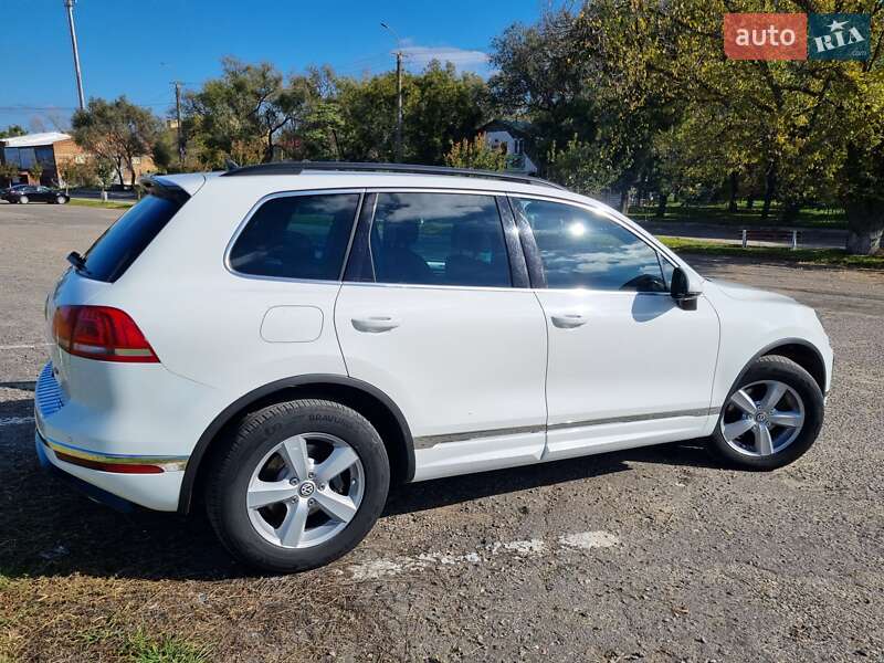 Внедорожник / Кроссовер Volkswagen Touareg 2015 в Белгороде-Днестровском